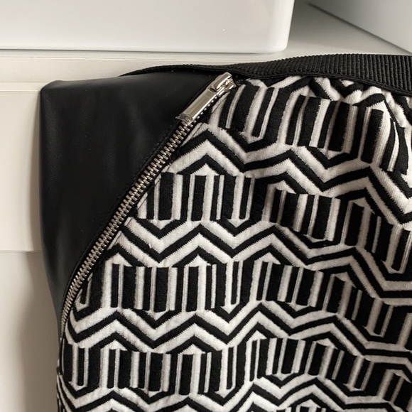 Rafaella - Sexy Skirt, Geometric Pattern​​​​​​​​​​​​ - Picture 2 of 4